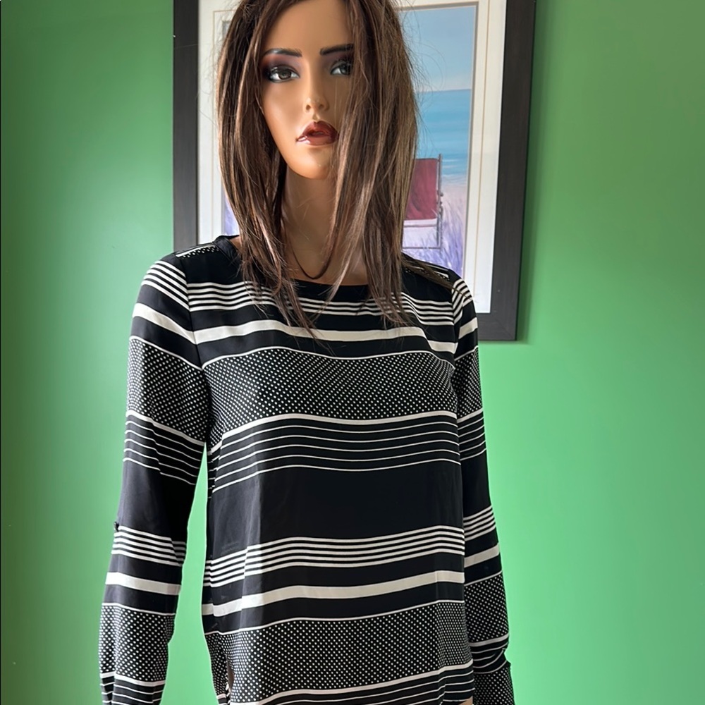🩶🩶NWOT LOFT Black and White Casual Pullover Blouse🩶🩶